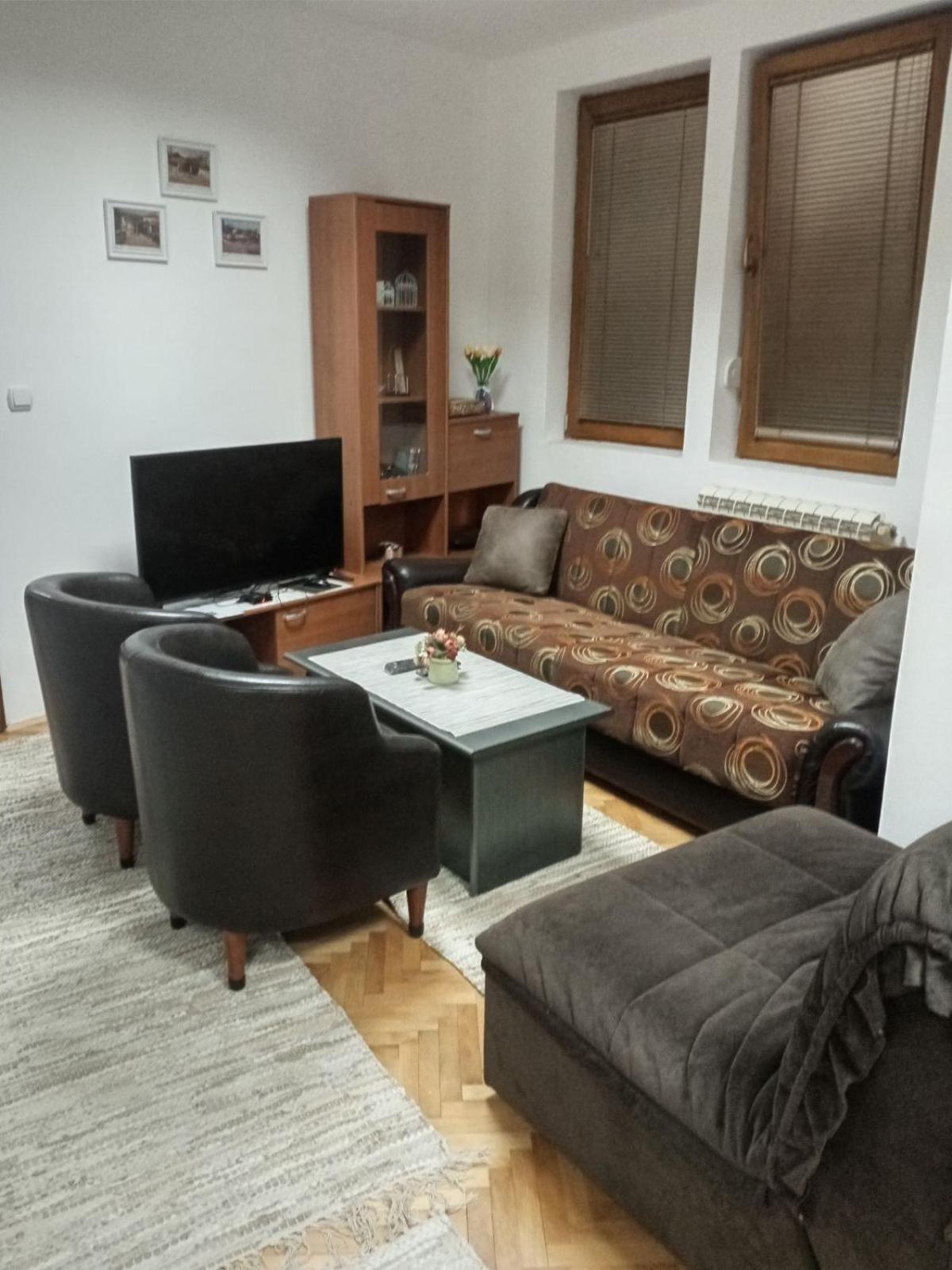 Mladenovic Center, Free Parking&wifi *